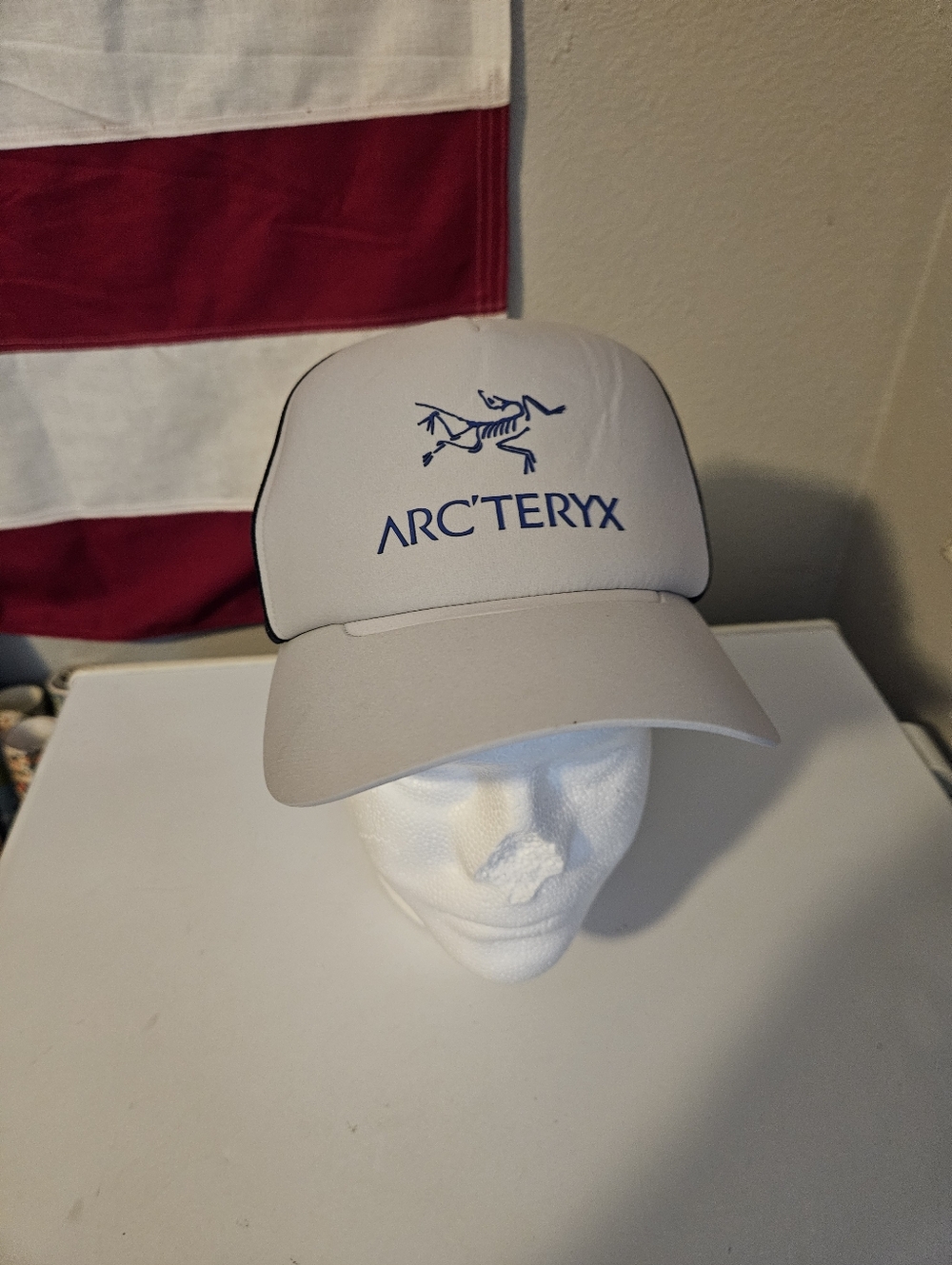 NWT Arc'teryx Bird Word Cap in Solitude Black Sapphire Ballcap Hat